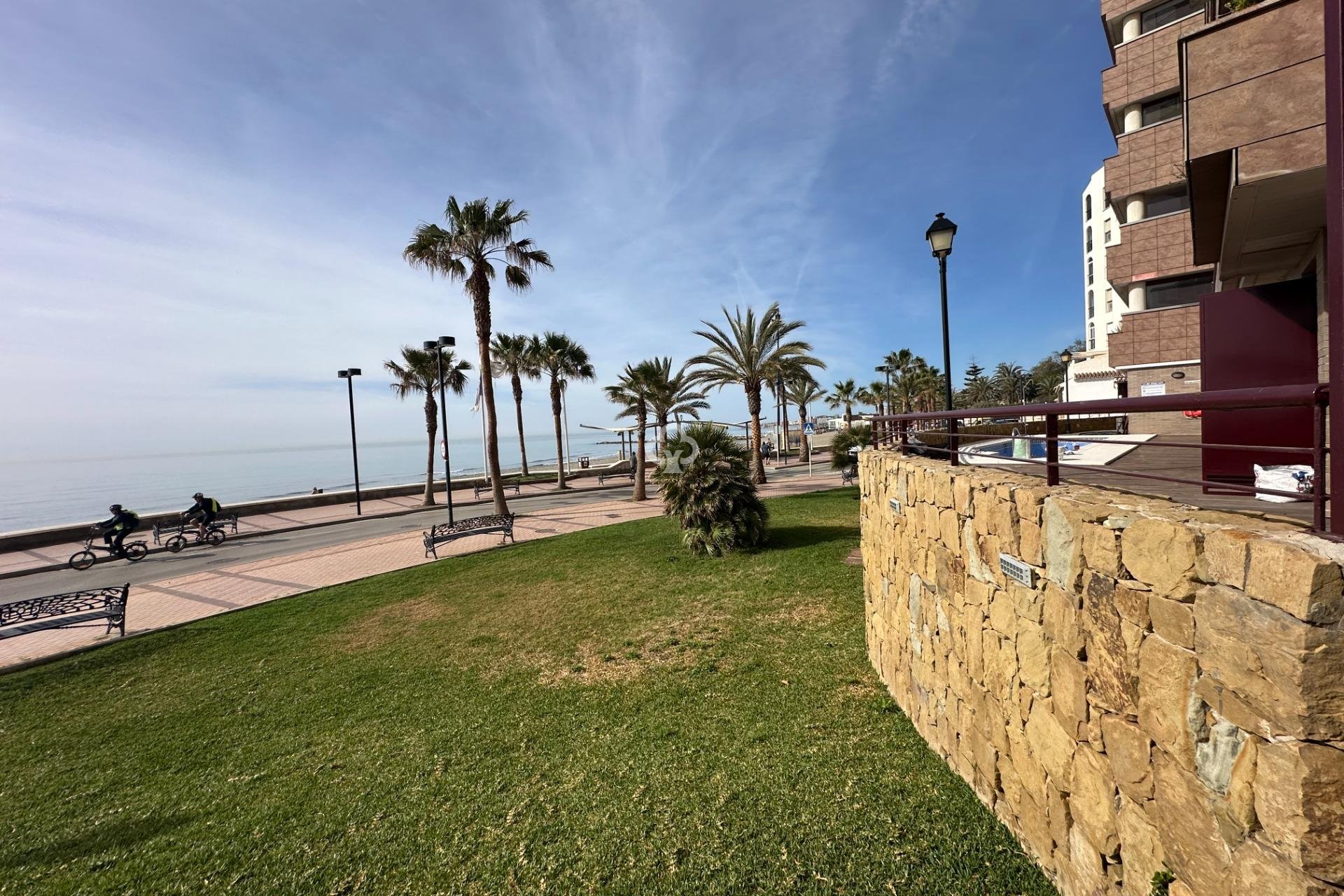 Wiederverkauf - Ático Dúplex -
Fuengirola - Carvajal