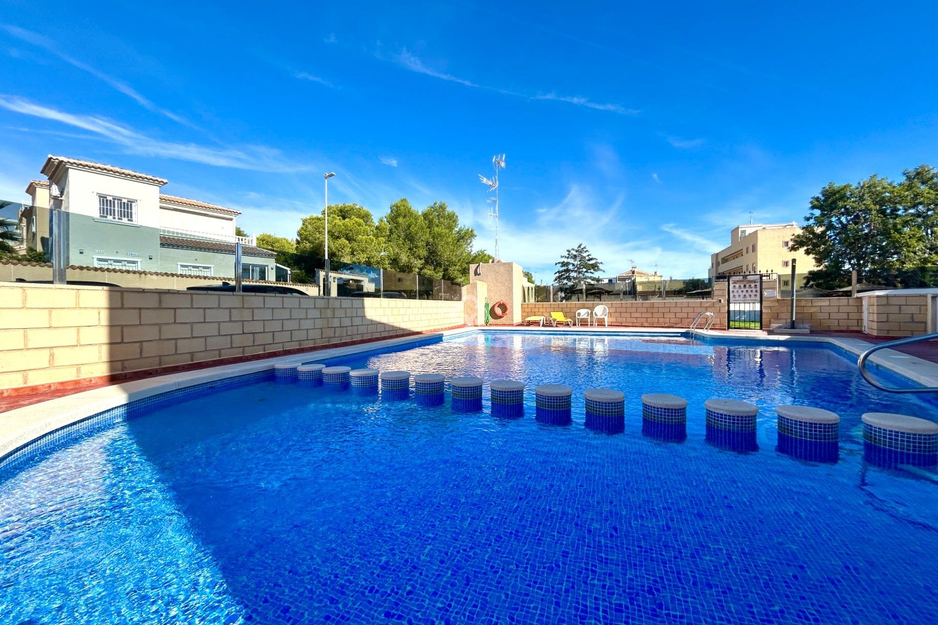 Wiederverkauf - Bungalow -
Orihuela Costa - Lomas de Don Juan