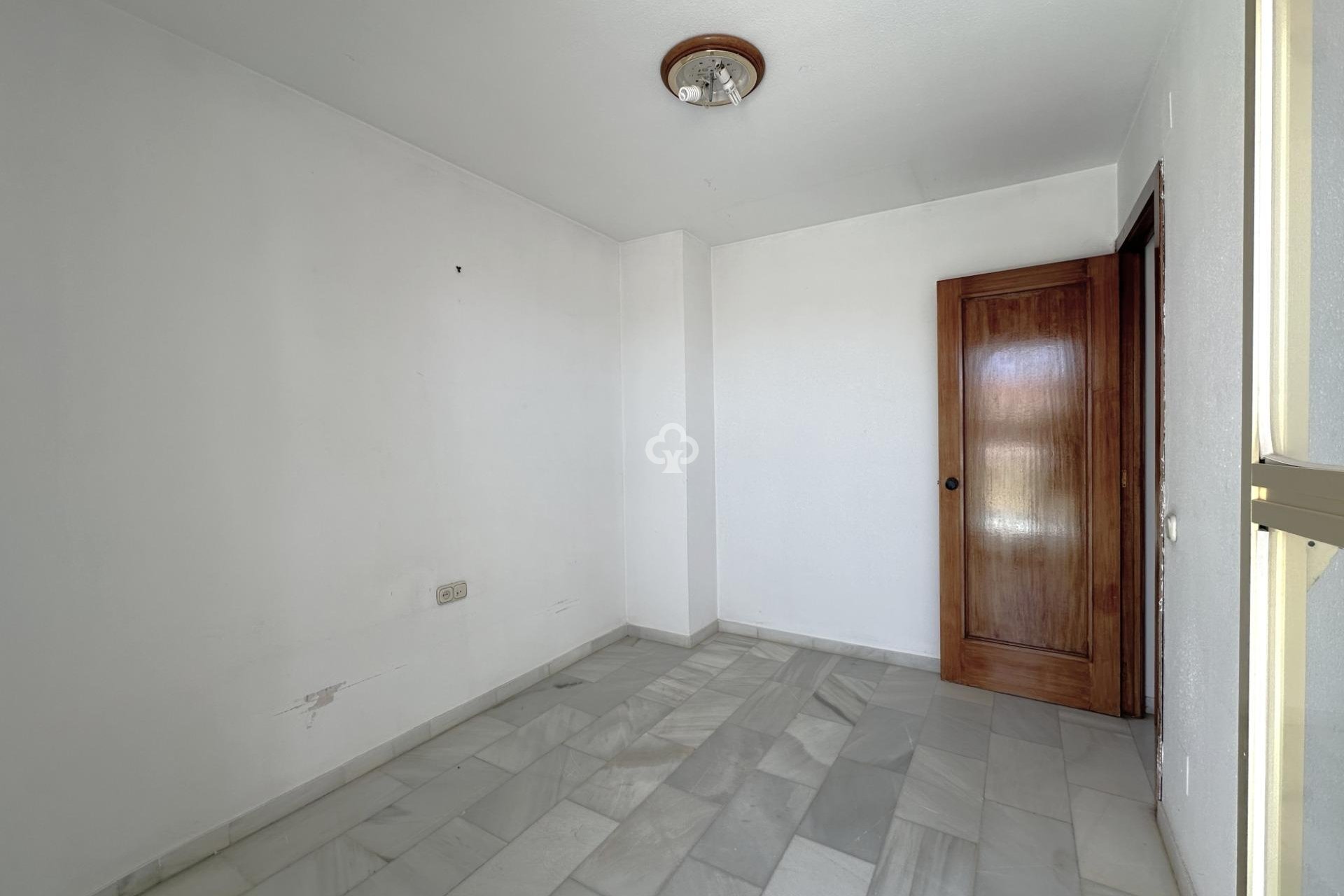 Wiederverkauf - Piso -
Fuengirola - Puerto Deportivo