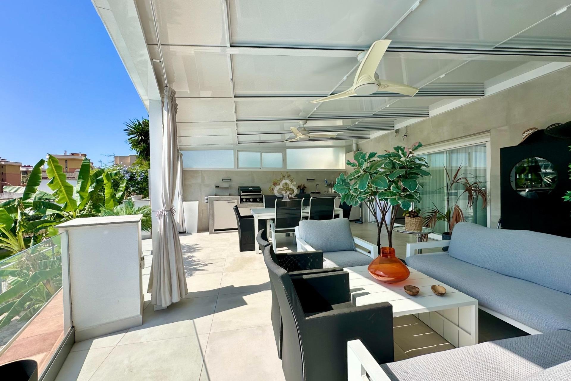 Wiederverkauf - Planta baja -
Torremolinos - Playa el bajondillo