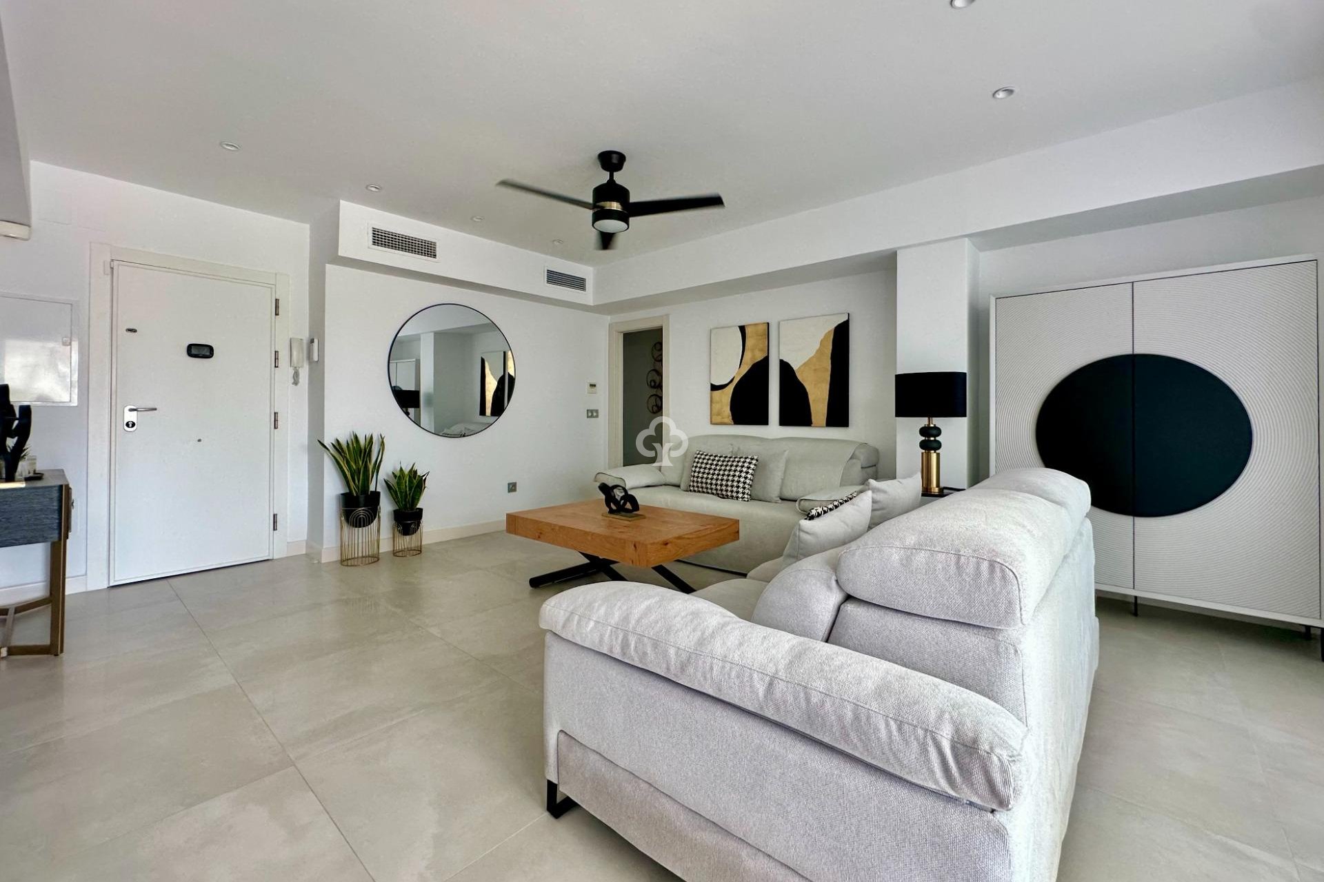 Wiederverkauf - Planta baja -
Torremolinos - Playa el bajondillo