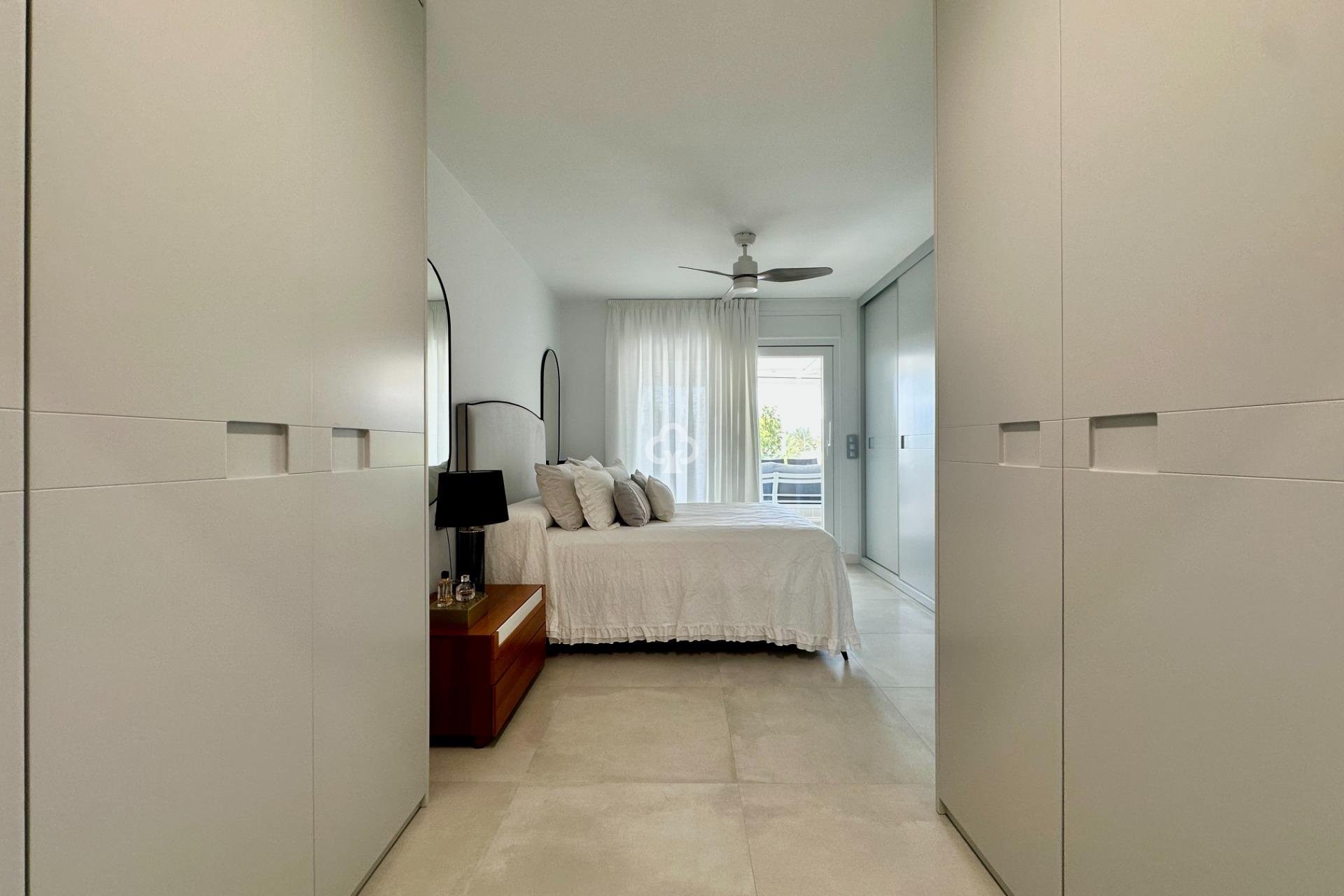 Wiederverkauf - Planta baja -
Torremolinos - Playa el bajondillo