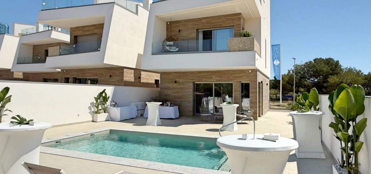 VISTA AZUL XXXV LO ROMERO GOLF VILLAS