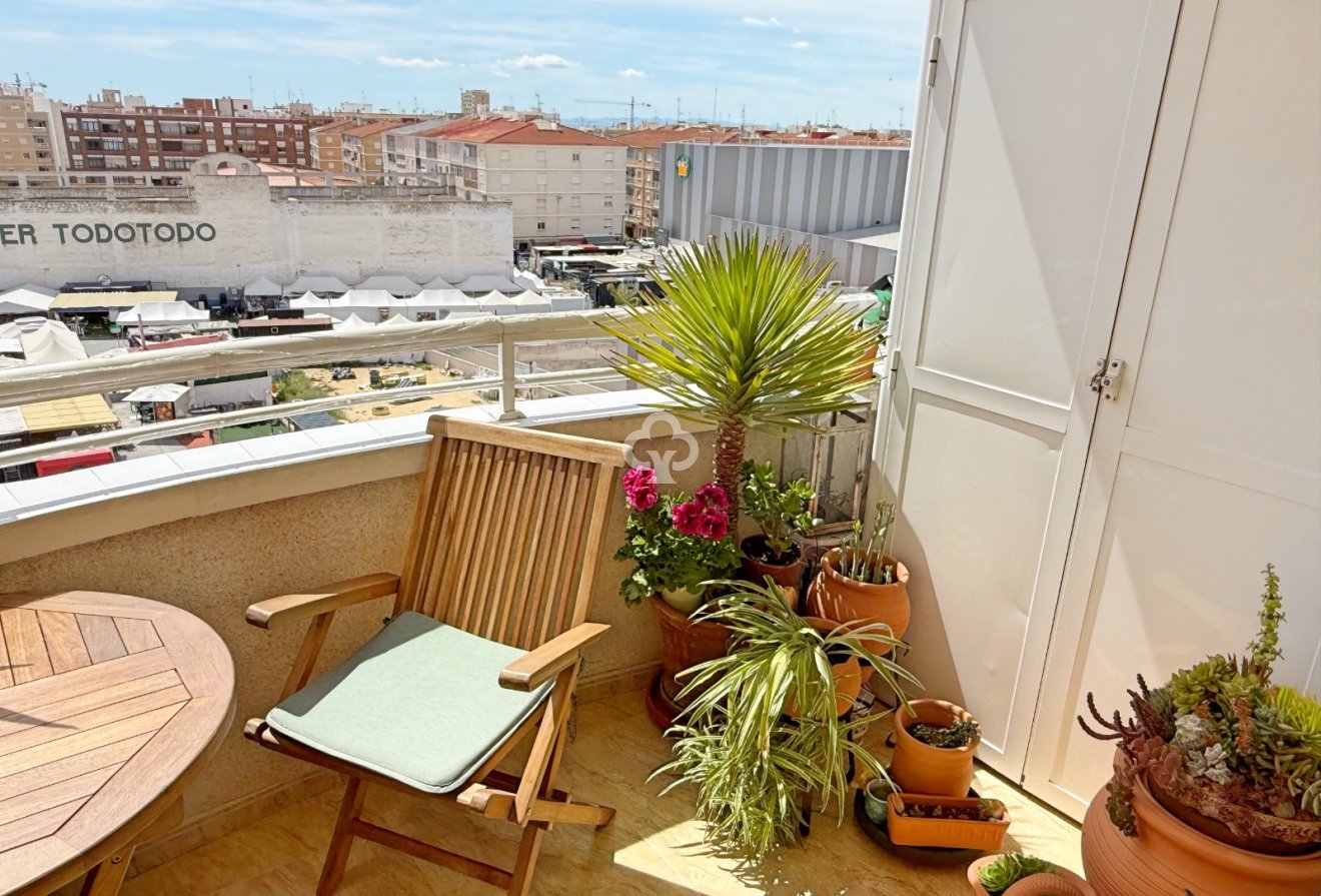 Resale - Apartment / flat -
Torrevieja - Centro