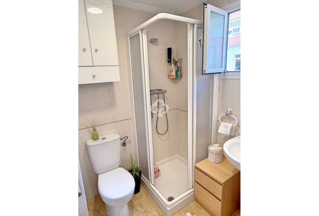 Resale - Apartment / flat -
Torrevieja - Centro