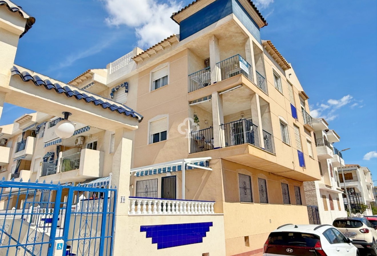 Resale - Apartament -
Torrevieja - El Acequión - Los Náufragos