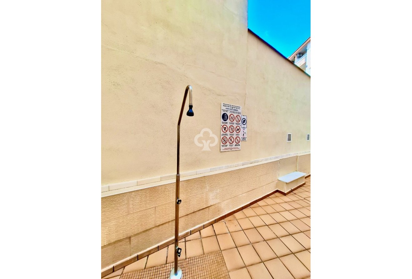 Resale - Apartment / flat -
Torrevieja - Centro