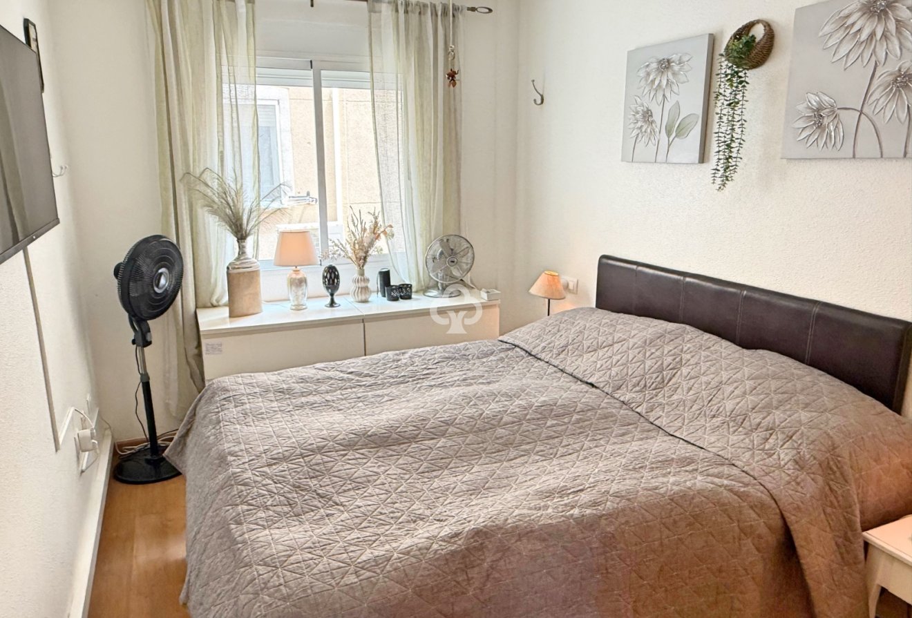 Reventa - Apartamento / piso -
Torrevieja - El Acequión - Los Náufragos