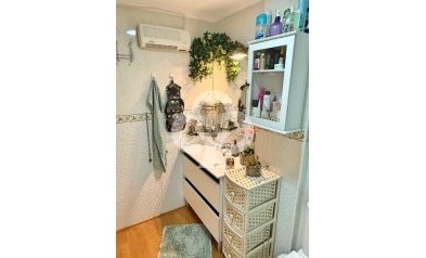 Reventa - Apartamento / piso -
Torrevieja - El Acequión - Los Náufragos