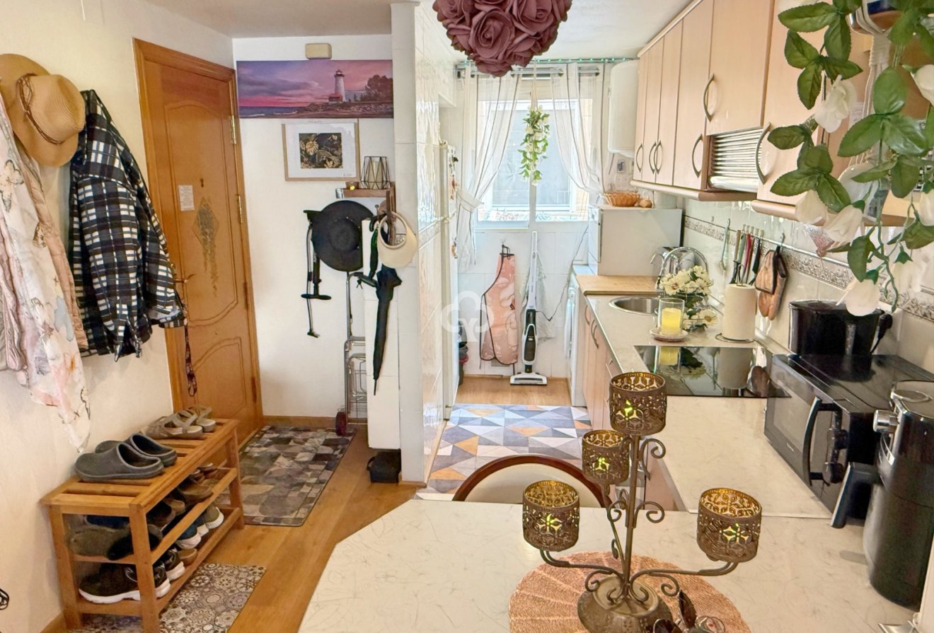 Reventa - Apartamento / piso -
Torrevieja - El Acequión - Los Náufragos