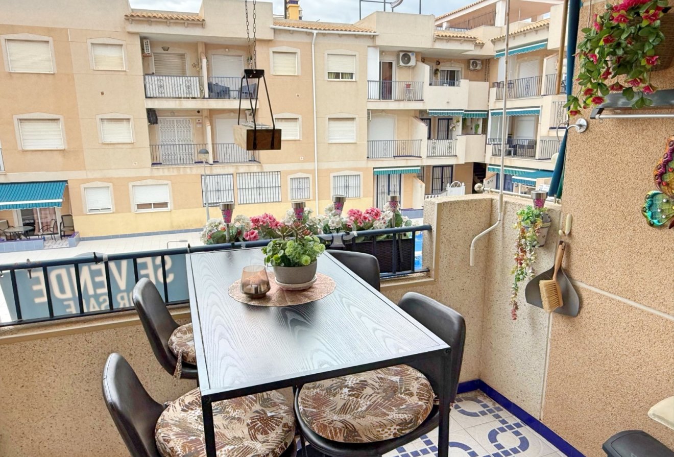 Reventa - Apartamento / piso -
Torrevieja - El Acequión - Los Náufragos