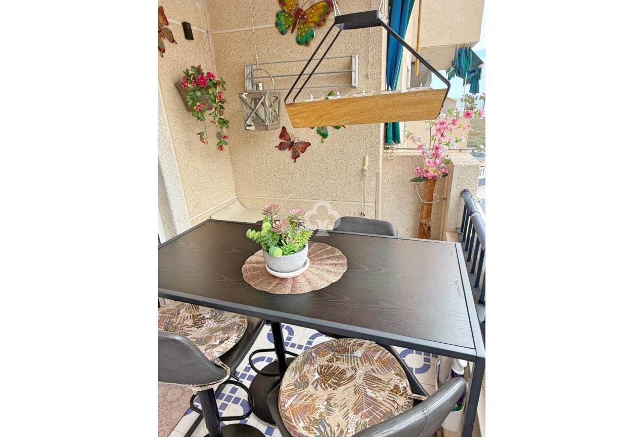 Reventa - Apartamento / piso -
Torrevieja - El Acequión - Los Náufragos