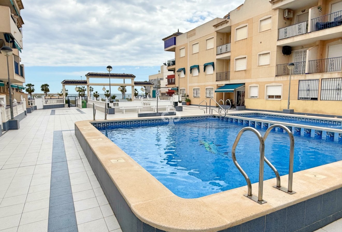 Reventa - Apartamento / piso -
Torrevieja - El Acequión - Los Náufragos