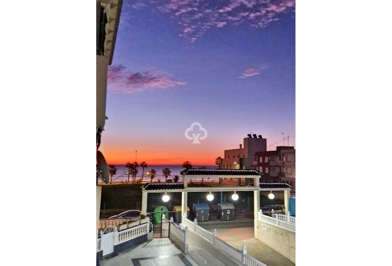 Reventa - Apartamento / piso -
Torrevieja - El Acequión - Los Náufragos