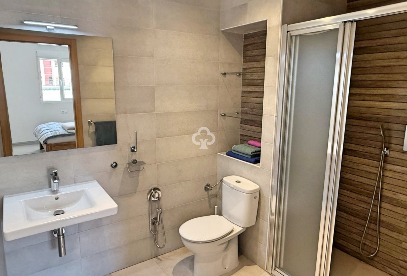 Resale - Bungalow -
Orihuela Costa - Punta Prima