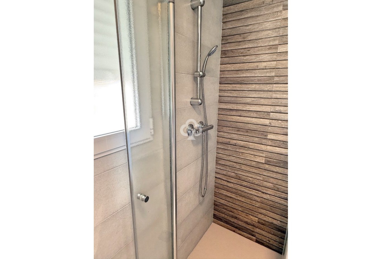 Resale - Bungalow -
Orihuela Costa - Punta Prima