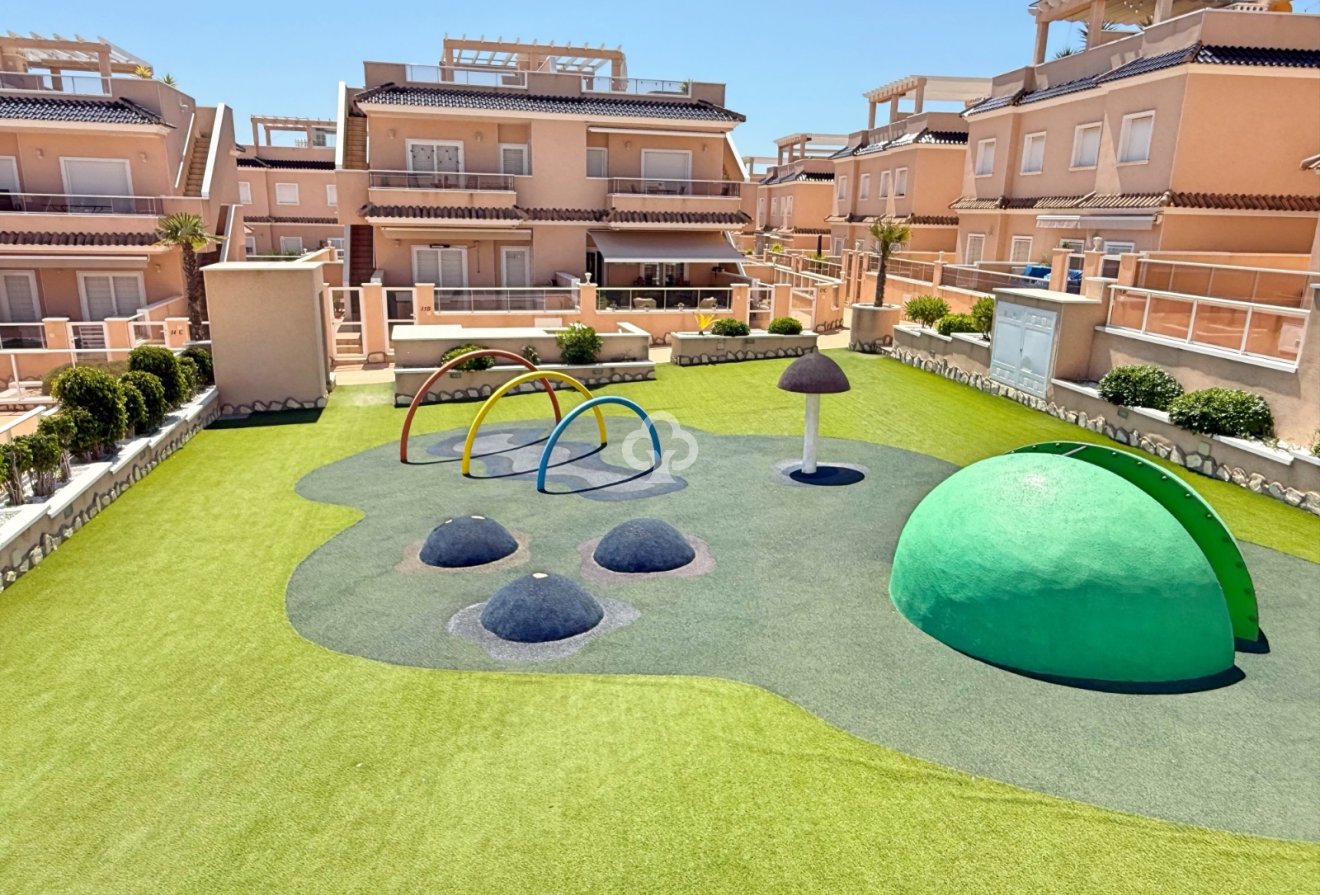 Resale - Bungalow -
Orihuela Costa - Punta Prima