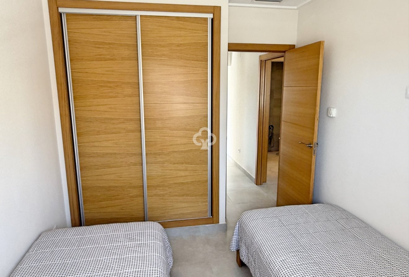 Resale - Bungalow -
Orihuela Costa - Punta Prima