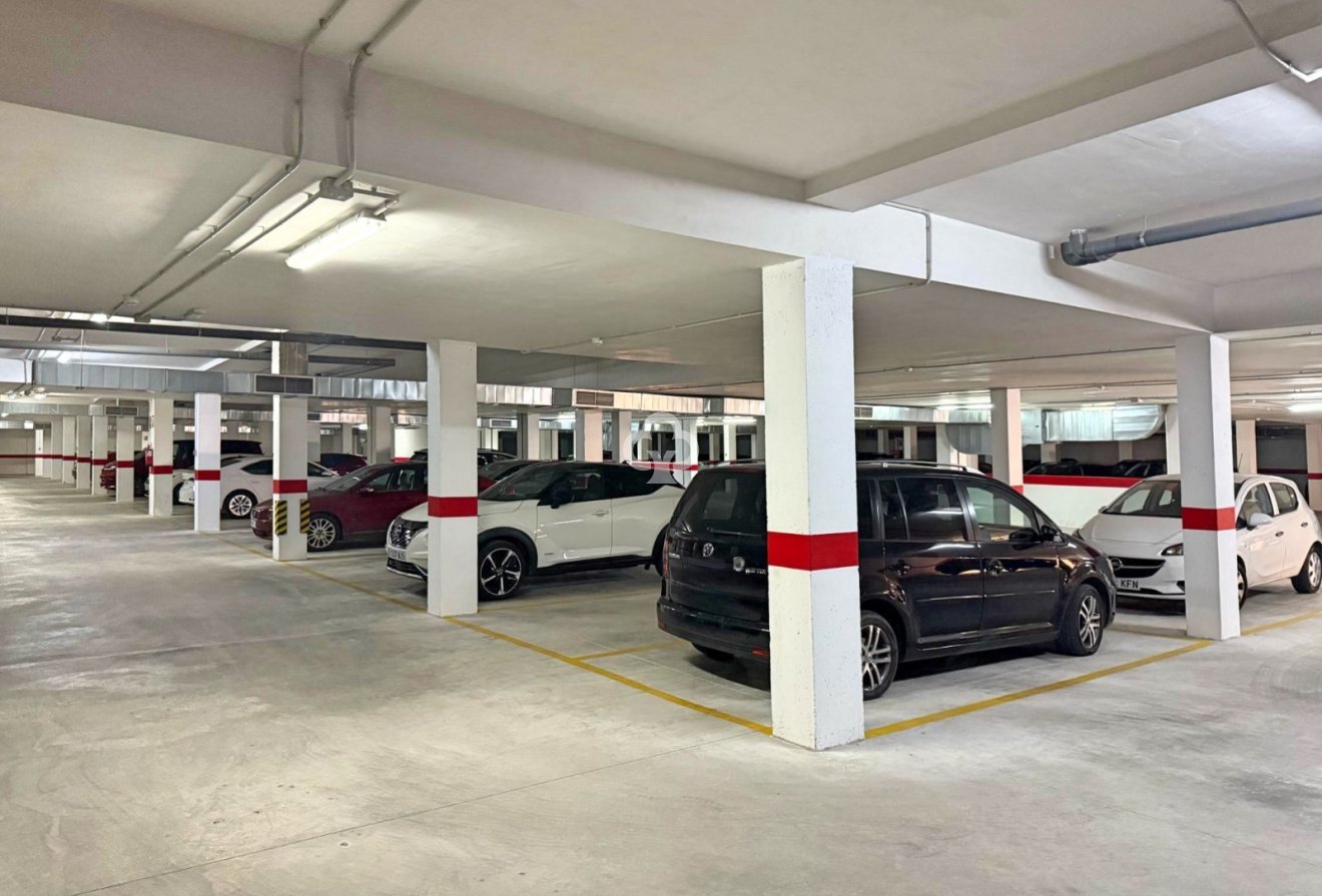 Resale - Bungalow -
Orihuela Costa - Punta Prima