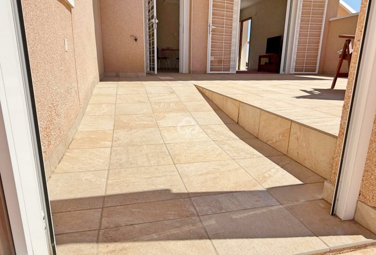 Resale - Bungalow -
Orihuela Costa - Punta Prima