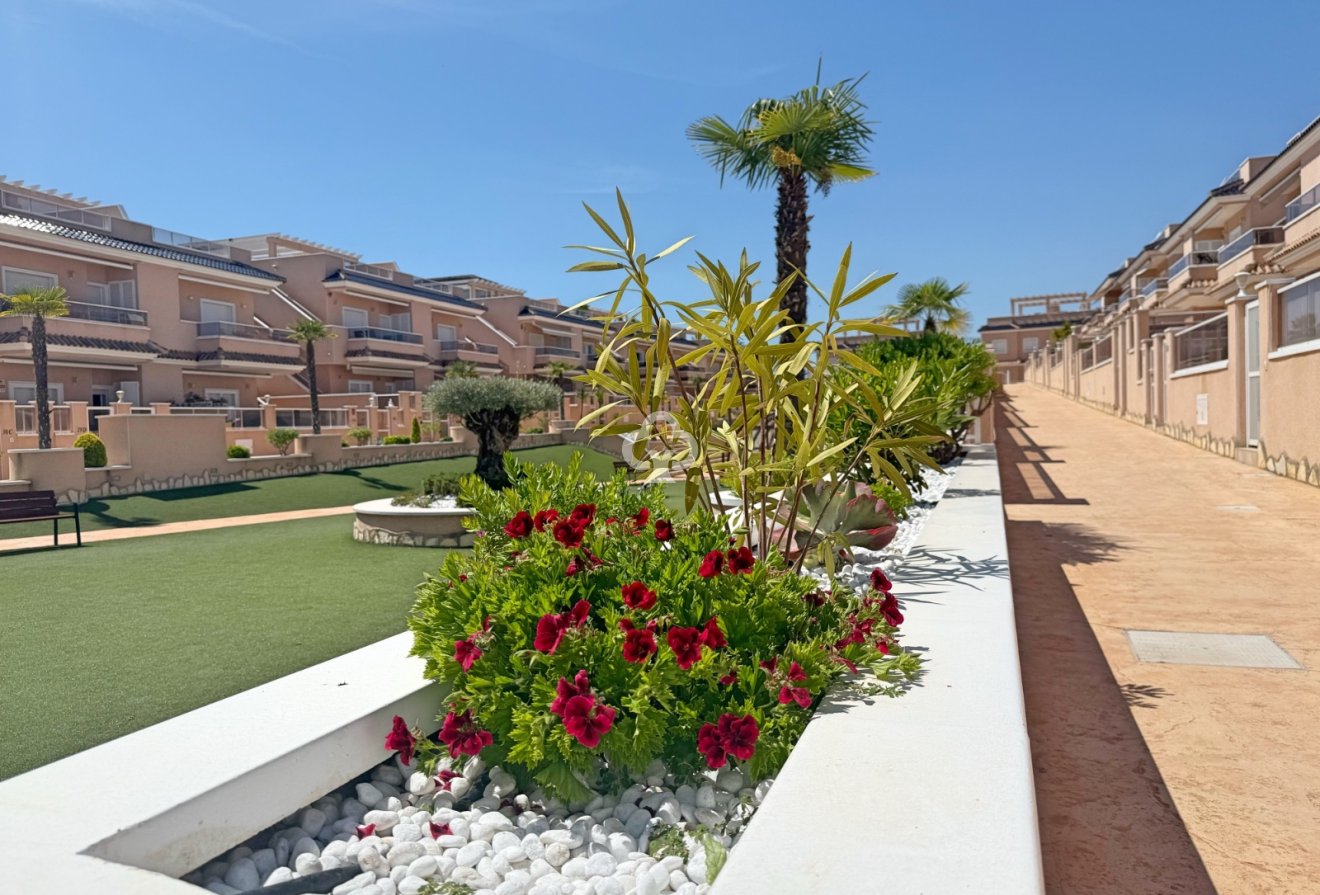 Resale - Bungalow -
Orihuela Costa - Punta Prima