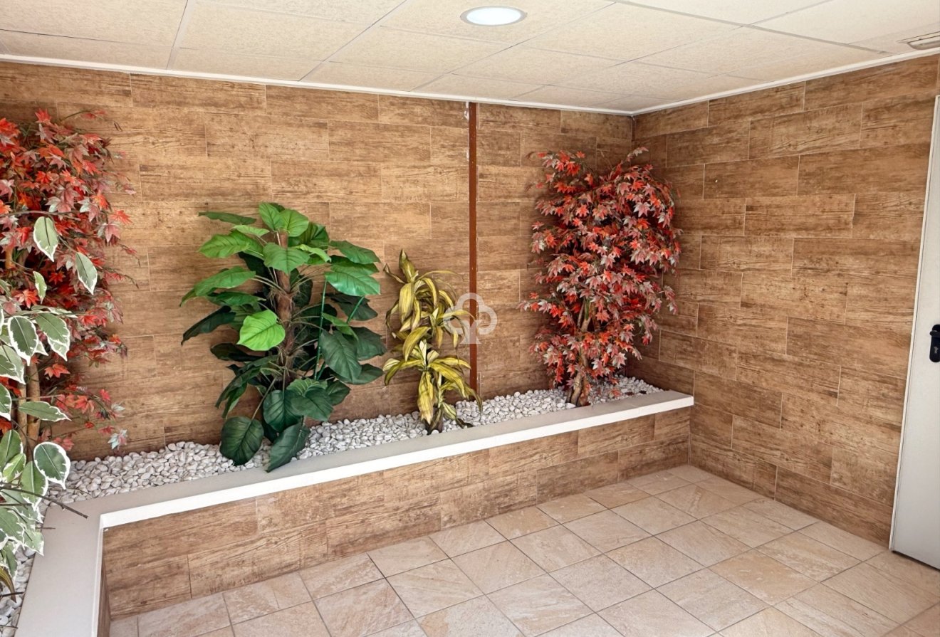 Resale - Bungalow -
Orihuela Costa - Punta Prima