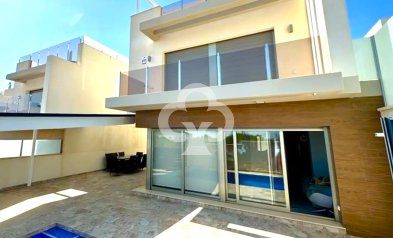 Resale - Chalet independiente -
Orihuela Costa - Villamartín