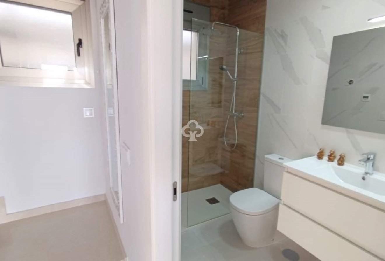 Resale - Chalet independiente -
Orihuela Costa - Villamartín