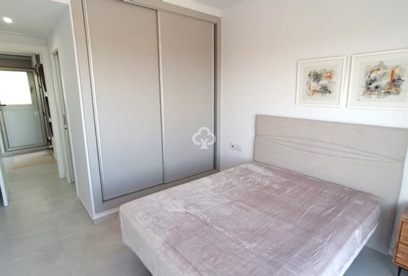 Resale - Chalet independiente -
Orihuela Costa - Villamartín