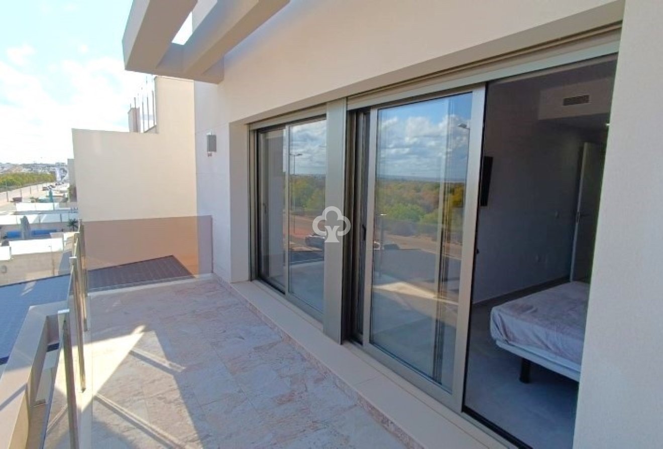 Resale - Chalet independiente -
Orihuela Costa - Villamartín