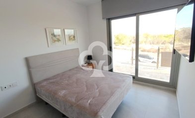 Resale - Chalet independiente -
Orihuela Costa - Villamartín