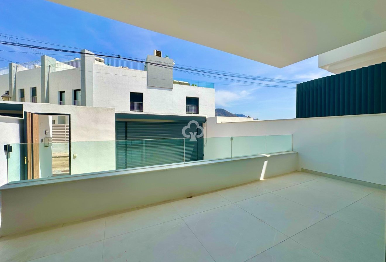 Resale - Semi-detached house -
Fuengirola - Los Pacos