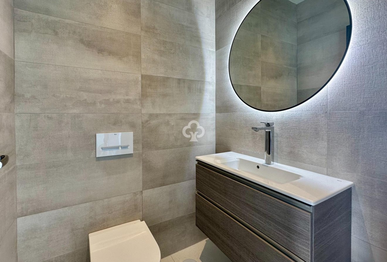 Resale - Semi-detached house -
Fuengirola - Los Pacos