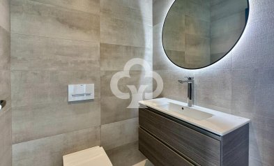 Resale - Semi-detached house -
Fuengirola - Los Pacos