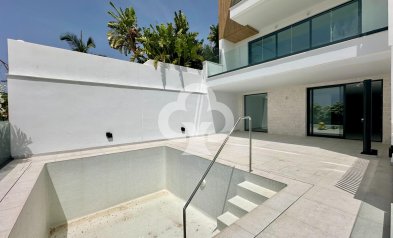 Resale - Semi-detached house -
Fuengirola - Los Pacos
