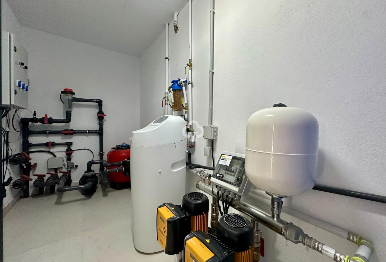 Resale - Semi-detached house -
Fuengirola - Los Pacos