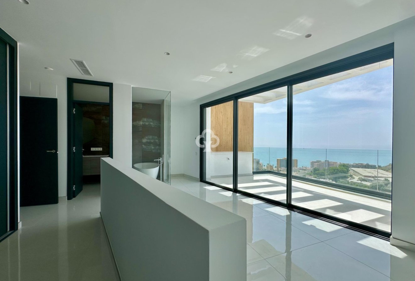 Resale - Semi-detached house -
Fuengirola - Los Pacos