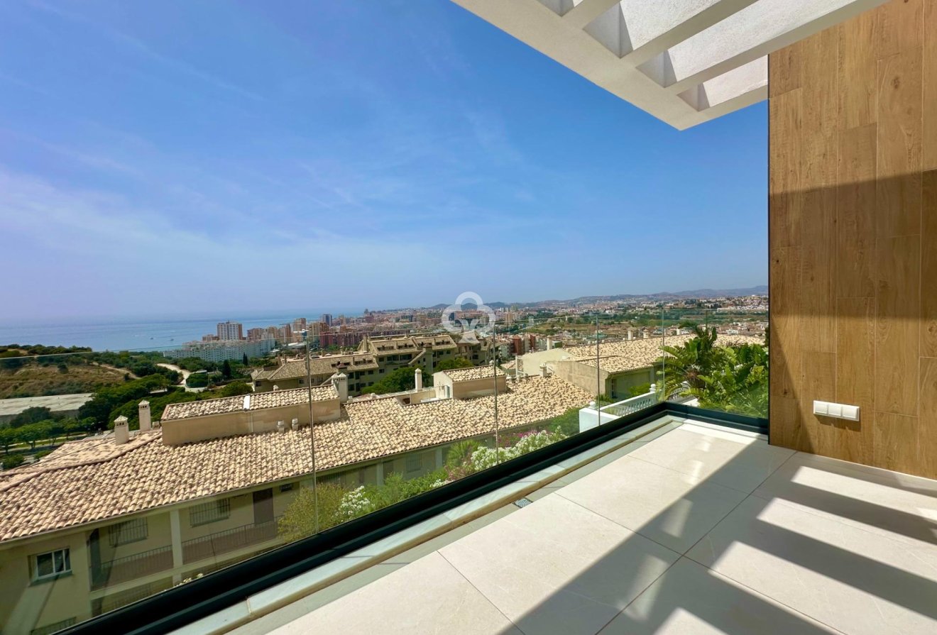 Resale - Semi-detached house -
Fuengirola - Los Pacos