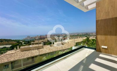 Resale - Semi-detached house -
Fuengirola - Los Pacos