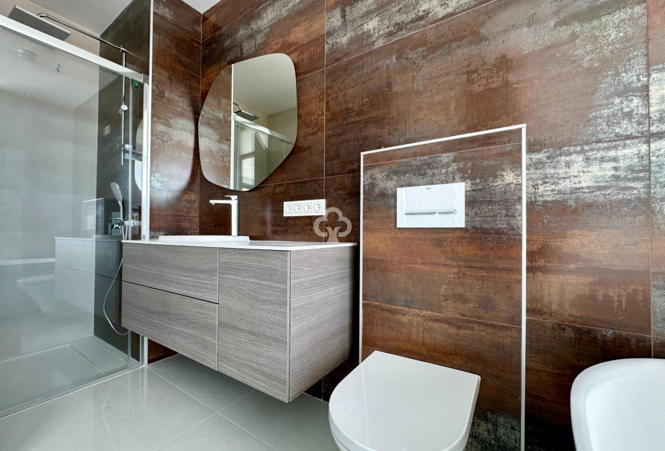 Resale - Semi-detached house -
Fuengirola - Los Pacos