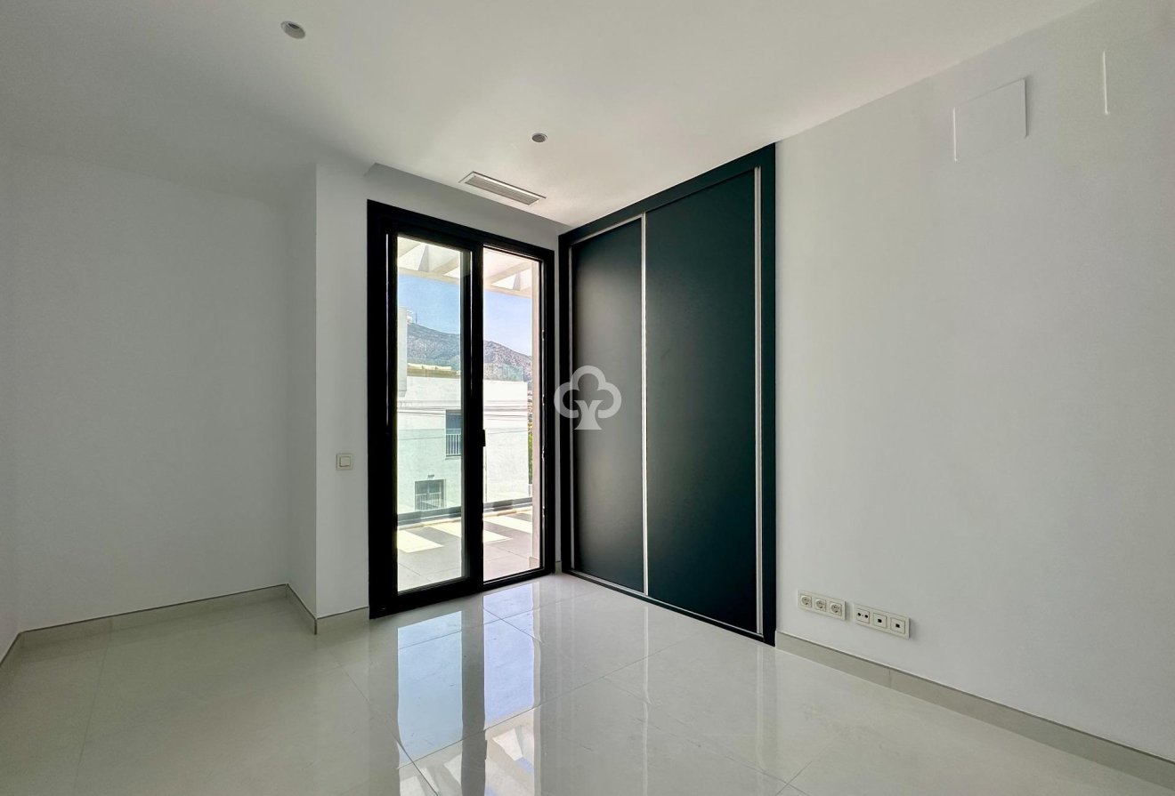 Resale - Semi-detached house -
Fuengirola - Los Pacos