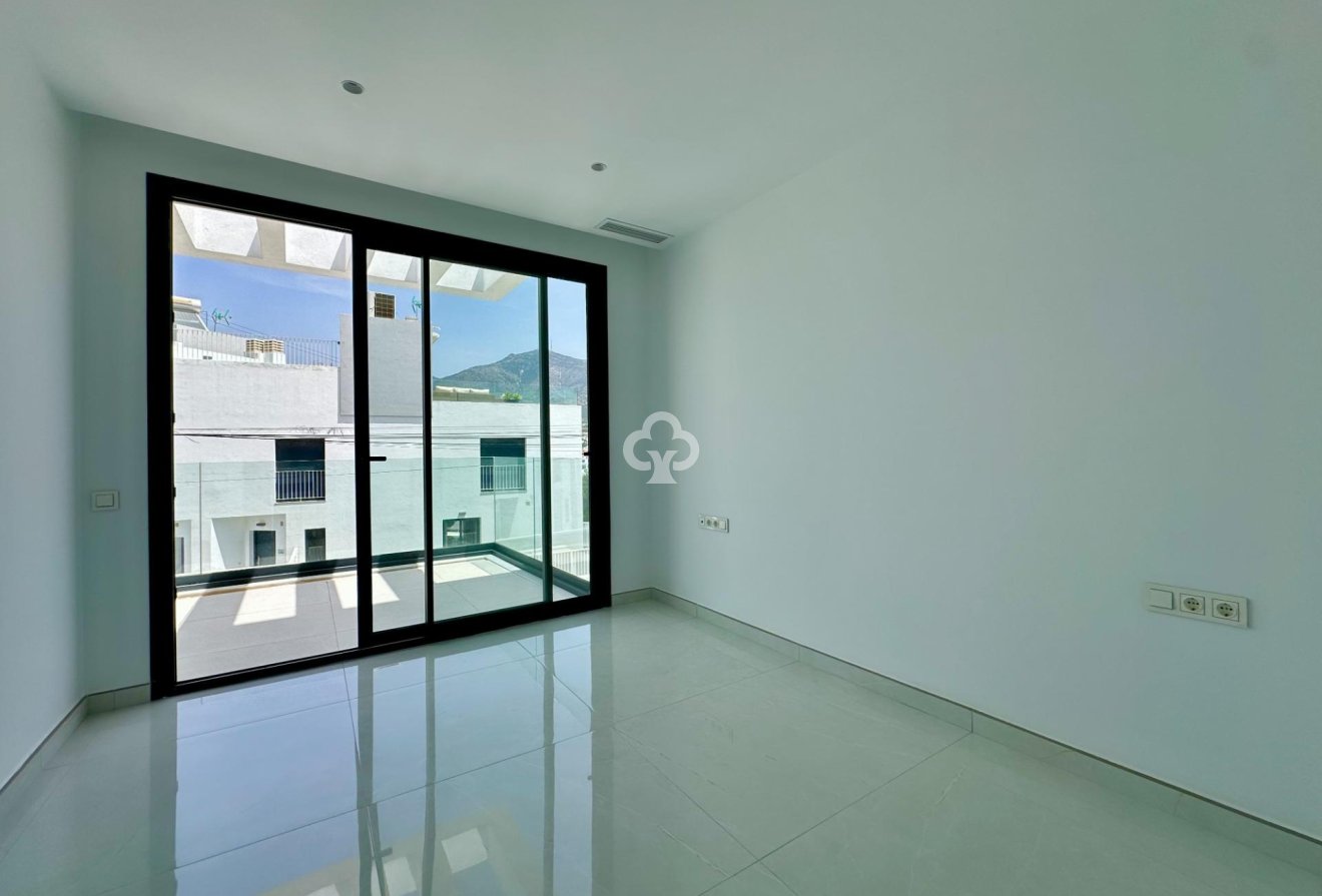Resale - Semi-detached house -
Fuengirola - Los Pacos