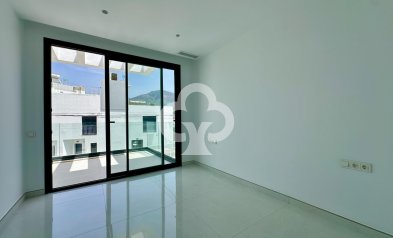 Resale - Semi-detached house -
Fuengirola - Los Pacos