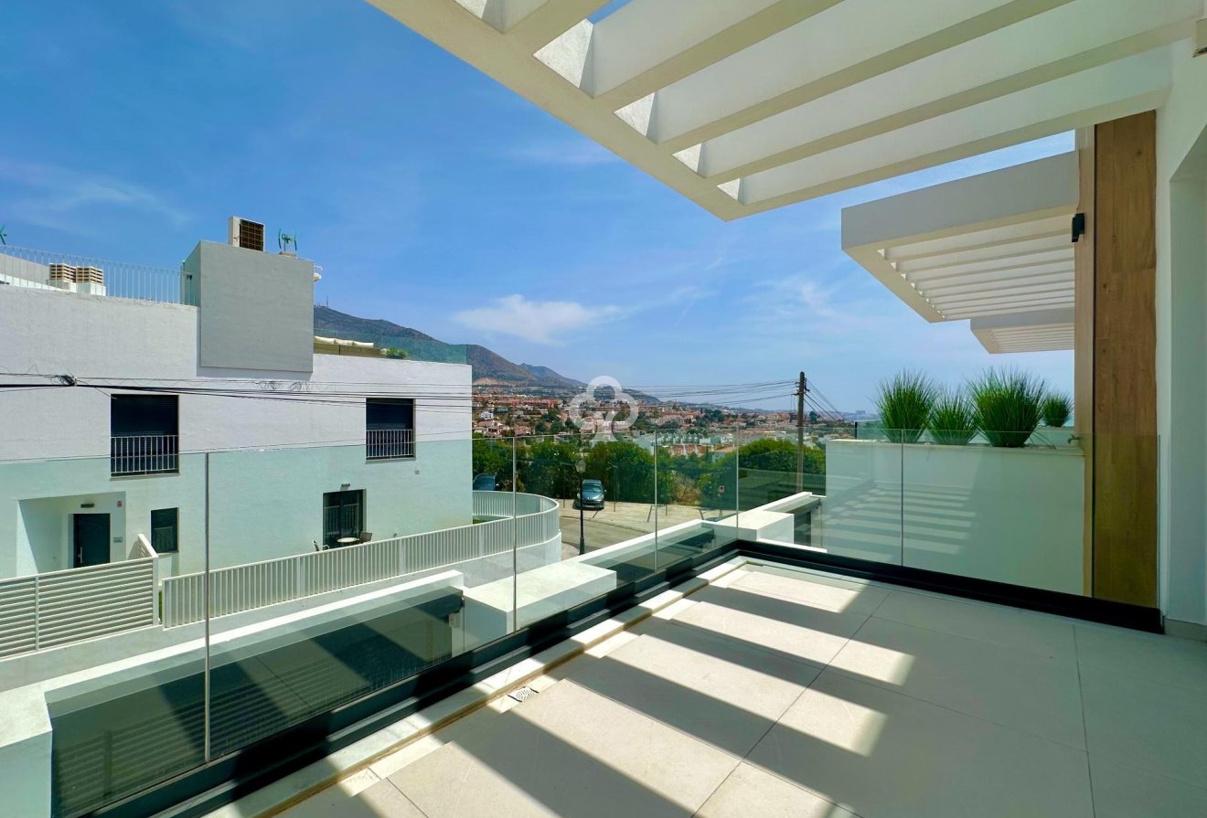 Resale - Semi-detached house -
Fuengirola - Los Pacos
