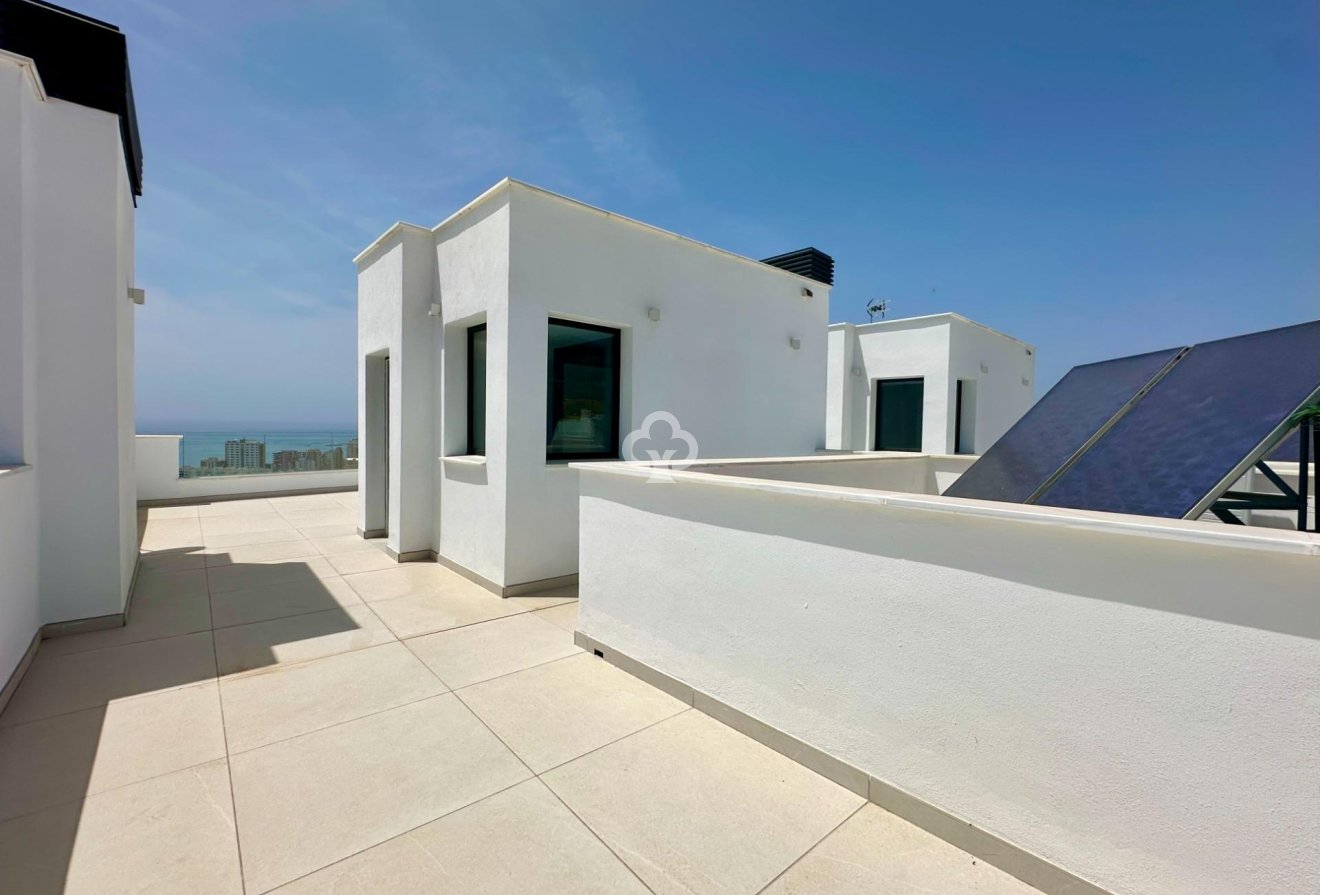 Resale - Semi-detached house -
Fuengirola - Los Pacos