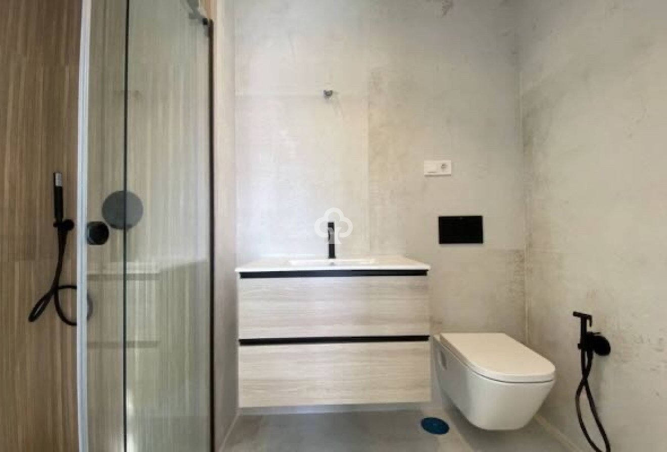 Resale - Apartment / flat -
Torrevieja - Nueva Torrevieja - Aguas Nuevas