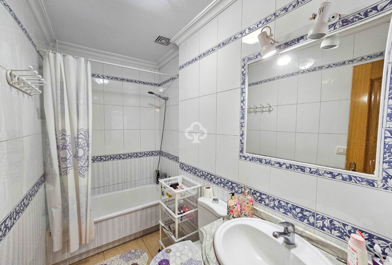 Wiederverkauf - Wohnung -
Torrevieja - Centro