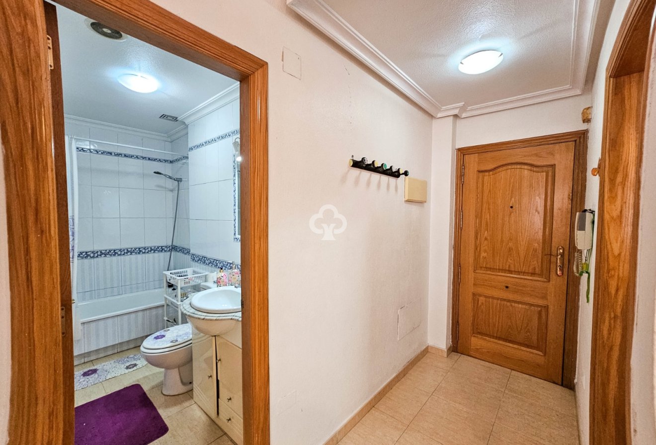 Wiederverkauf - Wohnung -
Torrevieja - Centro