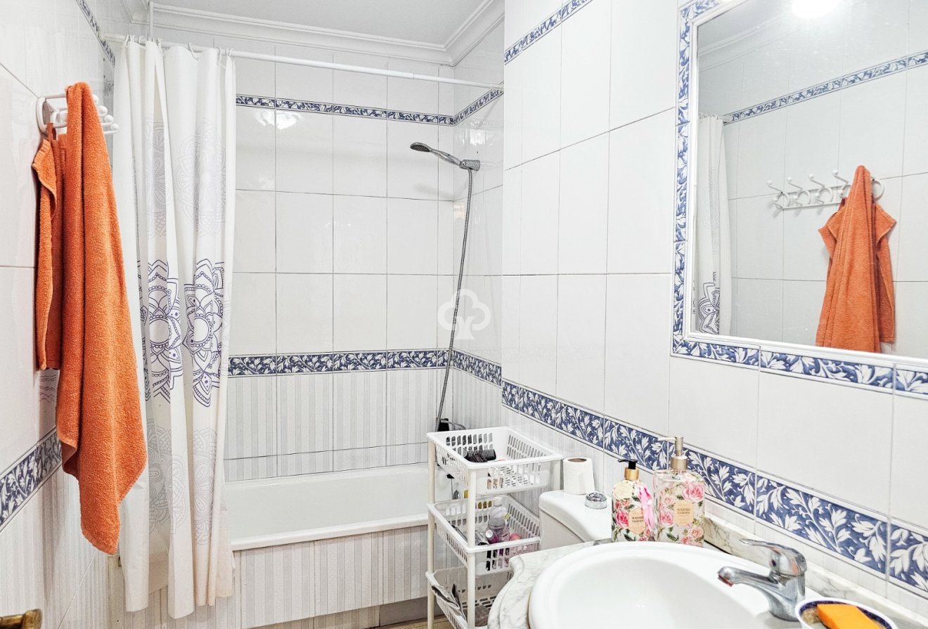 Wiederverkauf - Wohnung -
Torrevieja - Centro