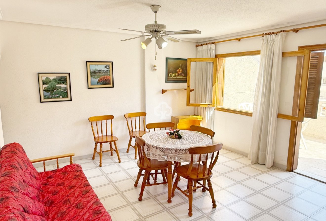 Resale - Apartment / flat -
Torrevieja - Centro